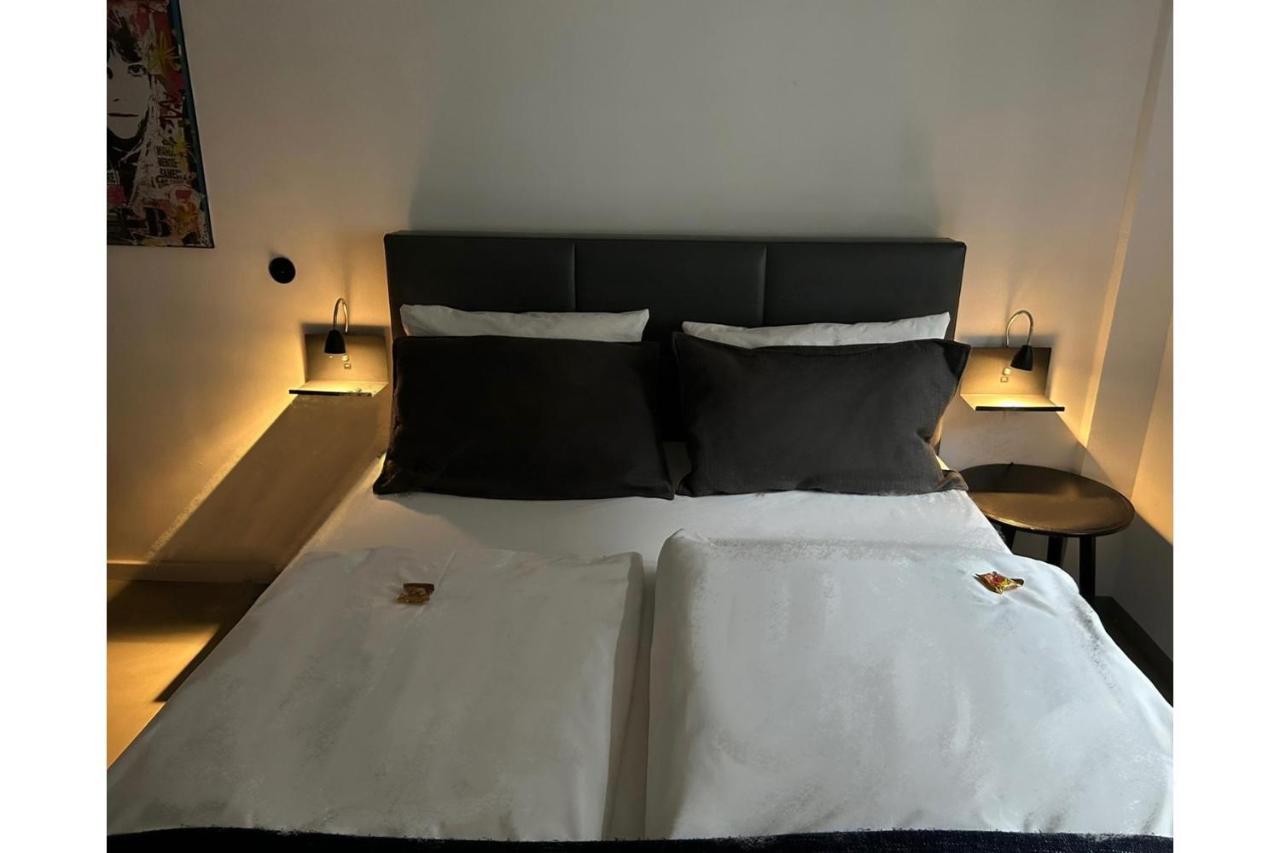 Square 8 Apartament *