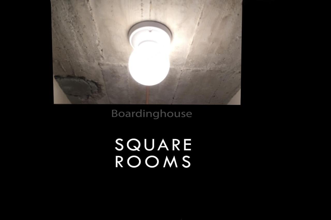 Apartment Square Rooms 8 *